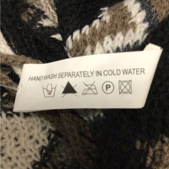 Cruise Club Women’s Boho Ethnic Pull-Over Sweater Poncho, Gray, One Size - Picture 7 of 9